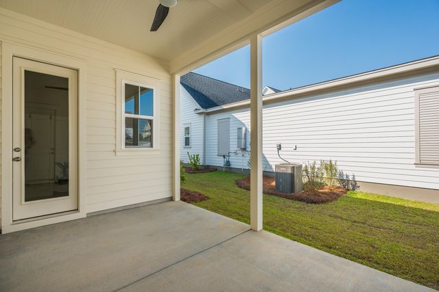 744 Blueway Avenue, Summerville, SC 29486
