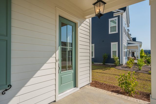 744 Blueway Avenue, Summerville, SC 29486
