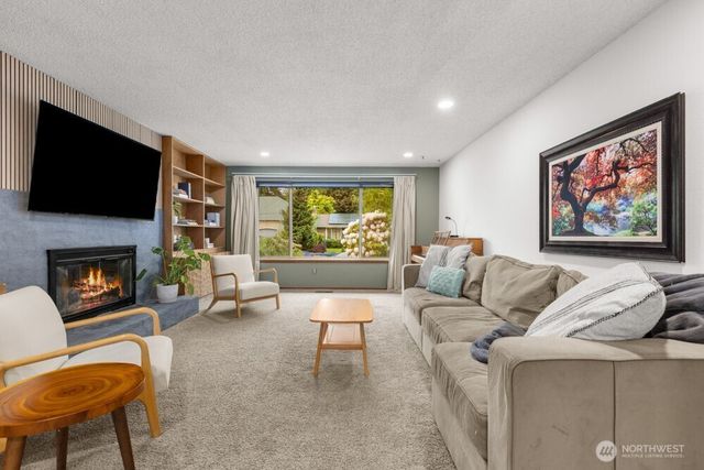 2207 N Whitman, Tacoma, WA 98406