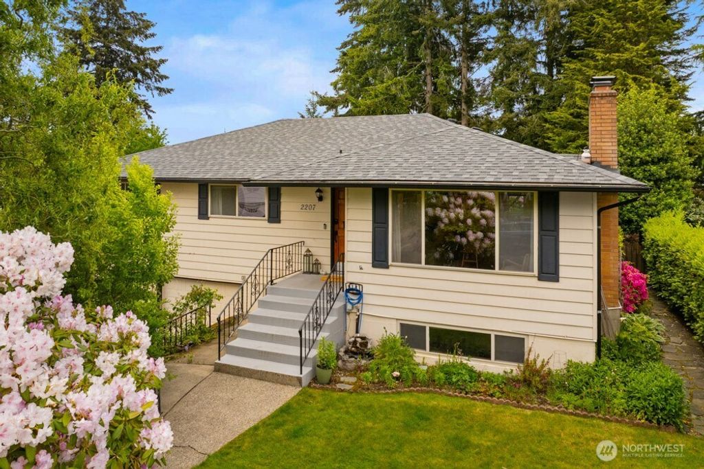 2207 N Whitman, Tacoma, WA 98406