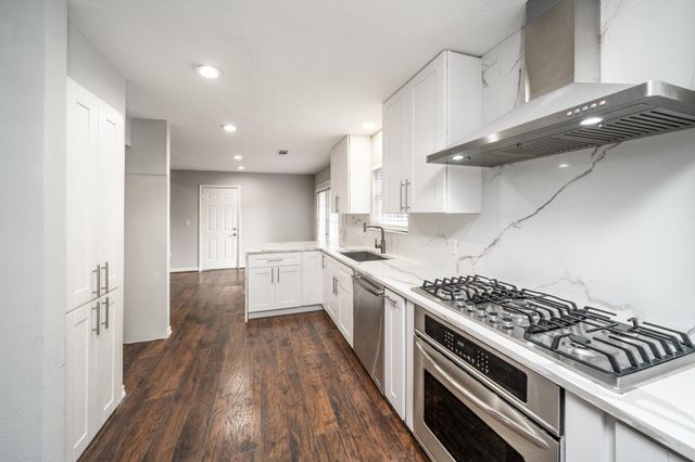 1907 Ashford Hollow Lane, Houston, TX 77077