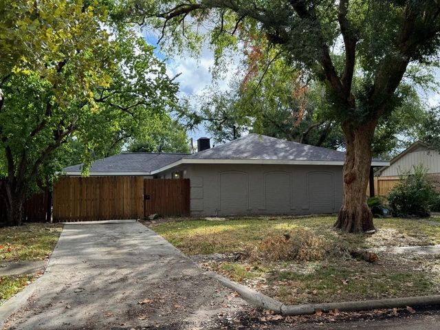 1907 Ashford Hollow Lane, Houston, TX 77077