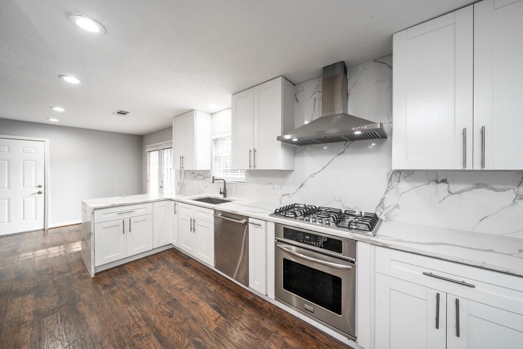 1907 Ashford Hollow Lane, Houston, TX 77077