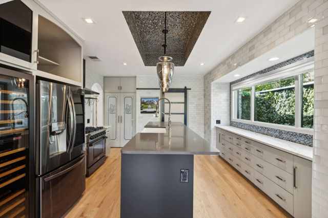 5210 Ridgedale Avenue, Dallas, TX 75206
