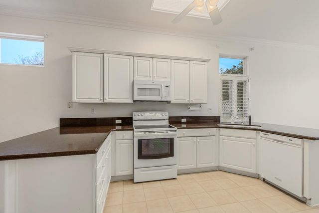 5194 Green Grove Ln, Roseville, CA 95747