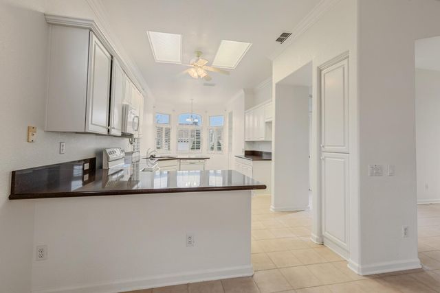 5194 Green Grove Ln, Roseville, CA 95747