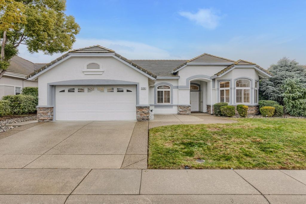 5194 Green Grove Ln, Roseville, CA 95747