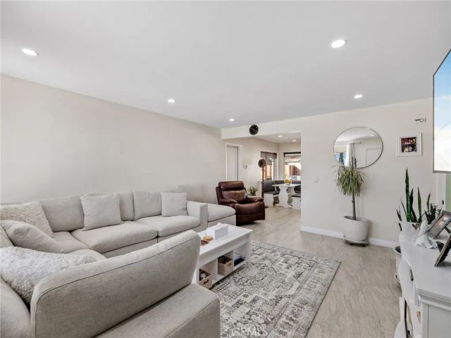 9472 Guava Avenue, Hesperia, CA 92345