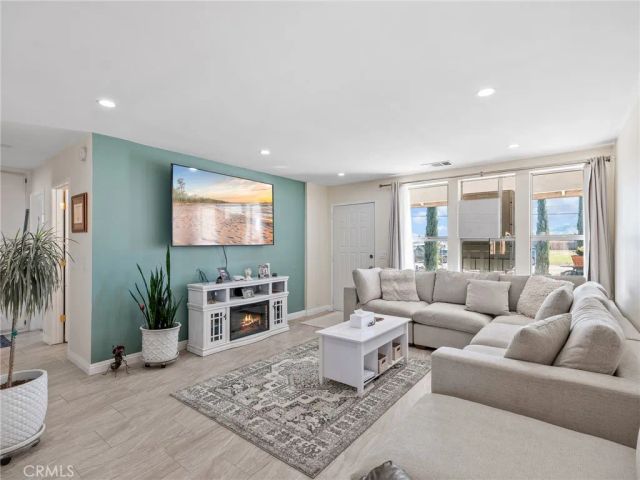 9472 Guava Avenue, Hesperia, CA 92345