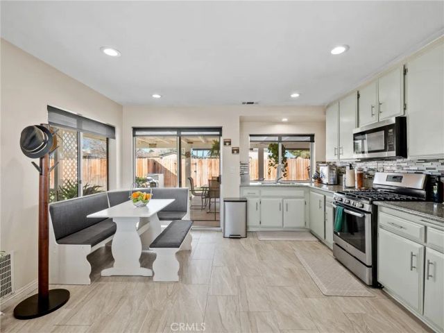 9472 Guava Avenue, Hesperia, CA 92345