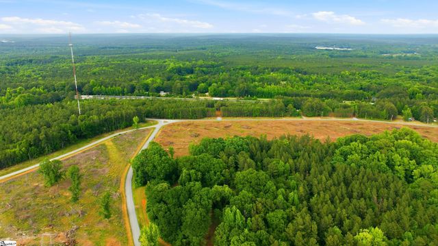 O Neighbors Road, Clinton, SC 29325