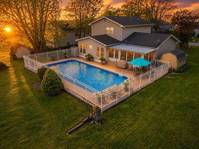 1184 Winterhaven Lane, Crown Point, IN 46307