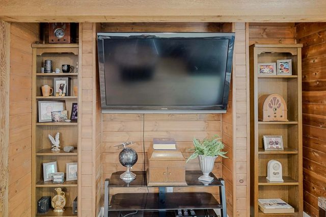 1184 Winterhaven Lane, Crown Point, IN 46307