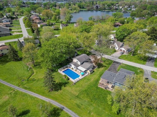 1184 Winterhaven Lane, Crown Point, IN 46307