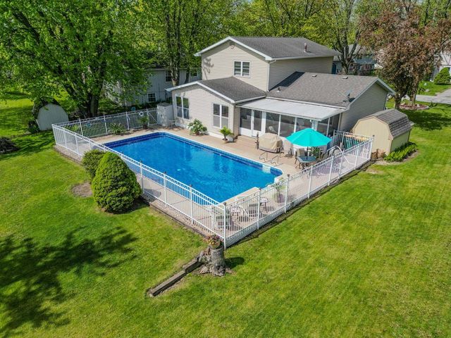 1184 Winterhaven Lane, Crown Point, IN 46307