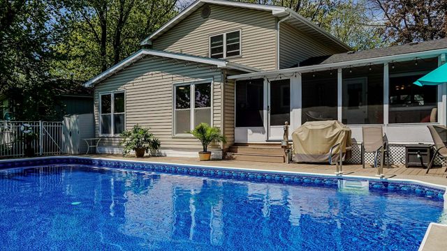 1184 Winterhaven Lane, Crown Point, IN 46307