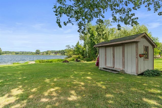 9996 Highland Road, White Lake, MI 48386