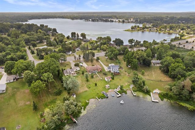 9996 Highland Road, White Lake, MI 48386