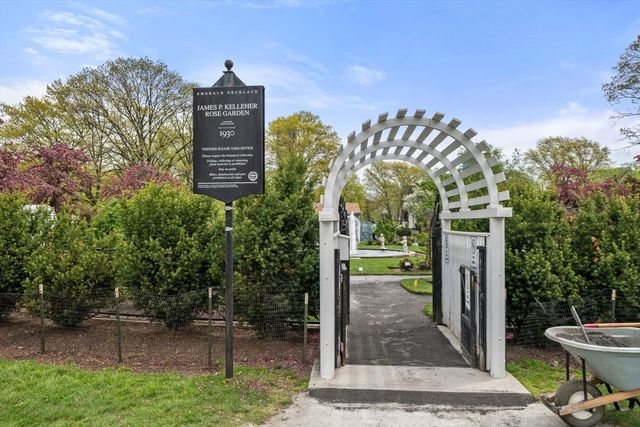 69 Park Drive 10, Boston, MA 02215