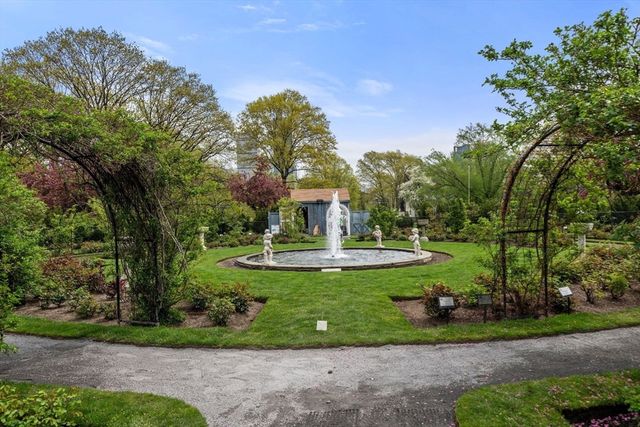 69 Park Drive 10, Boston, MA 02215