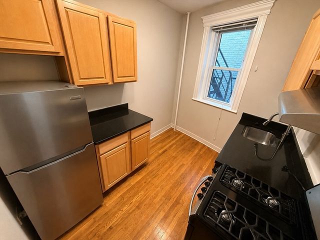 69 Park Drive 10, Boston, MA 02215