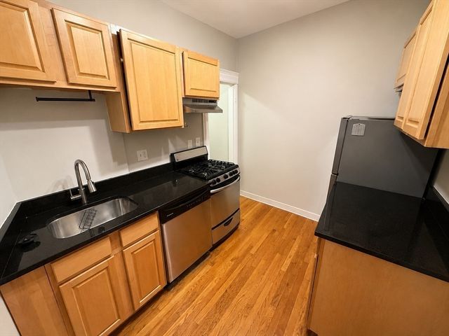 69 Park Drive 10, Boston, MA 02215