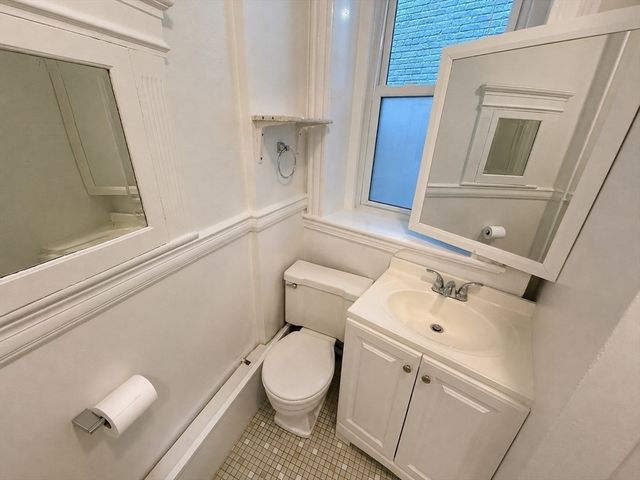 69 Park Drive 10, Boston, MA 02215