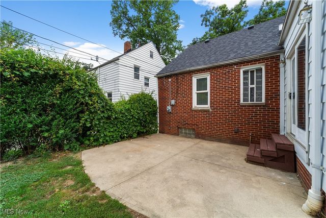 27190 Shoreview Avenue, Euclid, OH 44132