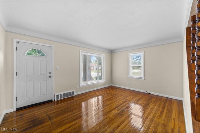 27190 Shoreview Avenue, Euclid, OH 44132