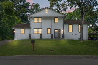 4931 Sherman Oaks Dr, Nashville, TN 37211