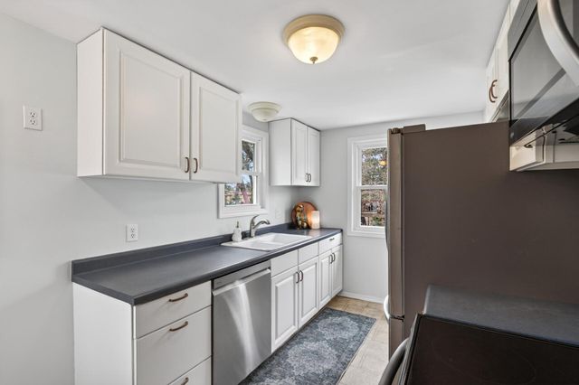 140 Hickory Street, Mahtomedi, MN 55115
