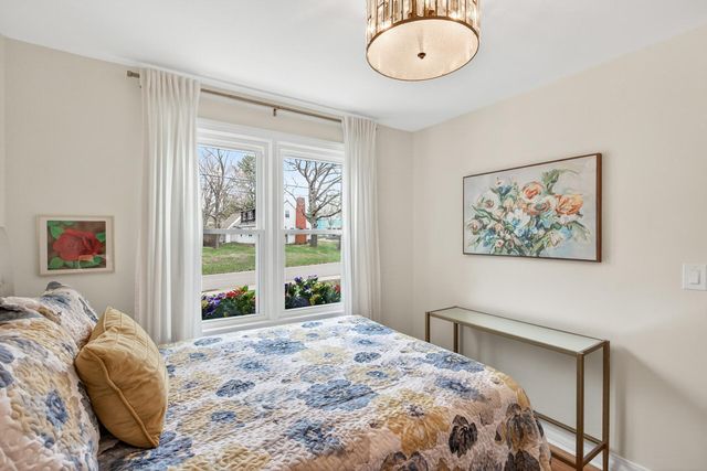 140 Hickory Street, Mahtomedi, MN 55115
