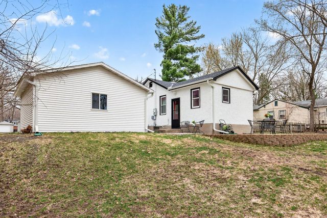 140 Hickory Street, Mahtomedi, MN 55115