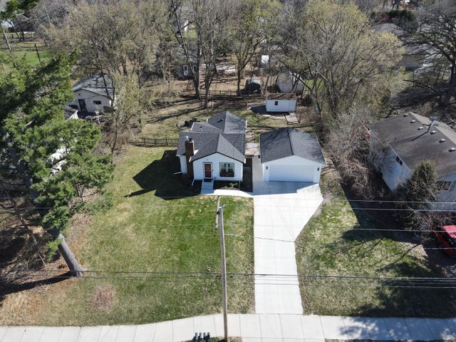 140 Hickory Street, Mahtomedi, MN 55115
