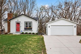 140 Hickory Street, Mahtomedi, MN 55115