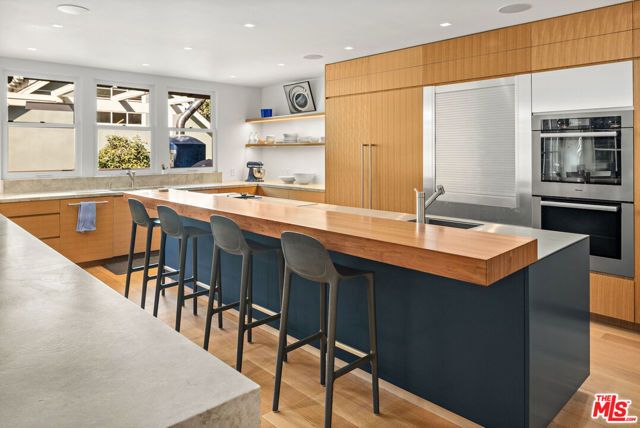 165 Mabery Road, Santa Monica, CA 90402