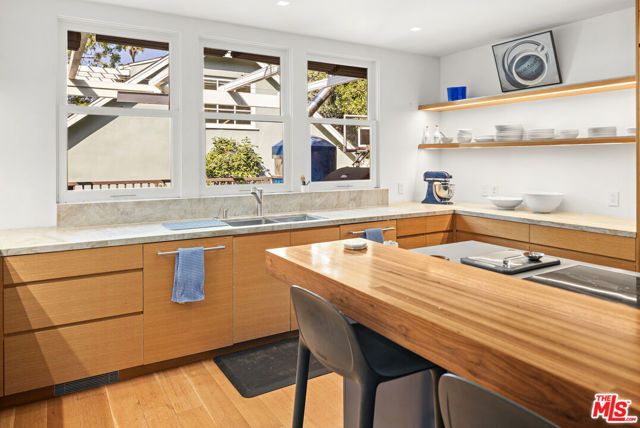 165 Mabery Road, Santa Monica, CA 90402