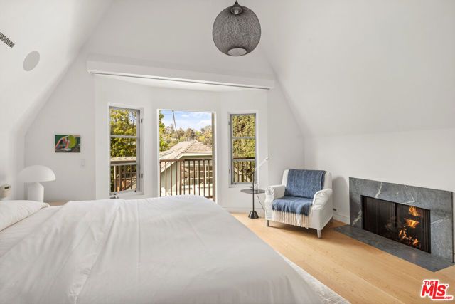 165 Mabery Road, Santa Monica, CA 90402