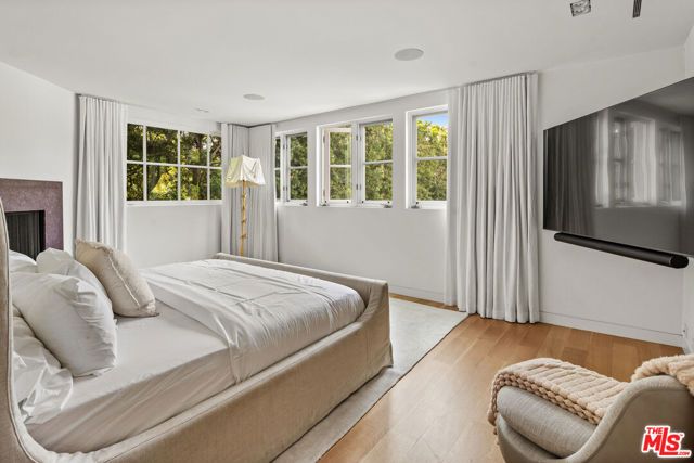 165 Mabery Road, Santa Monica, CA 90402