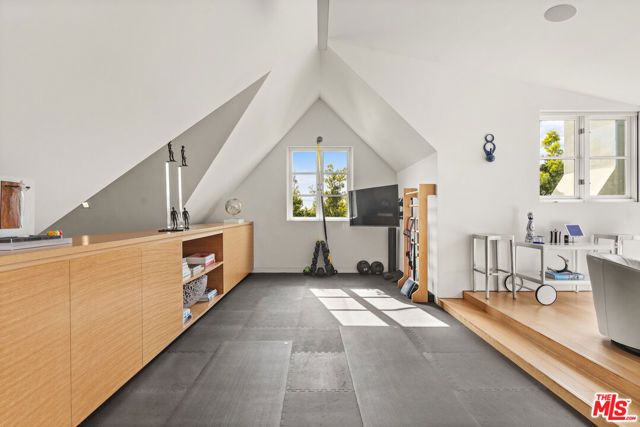 165 Mabery Road, Santa Monica, CA 90402