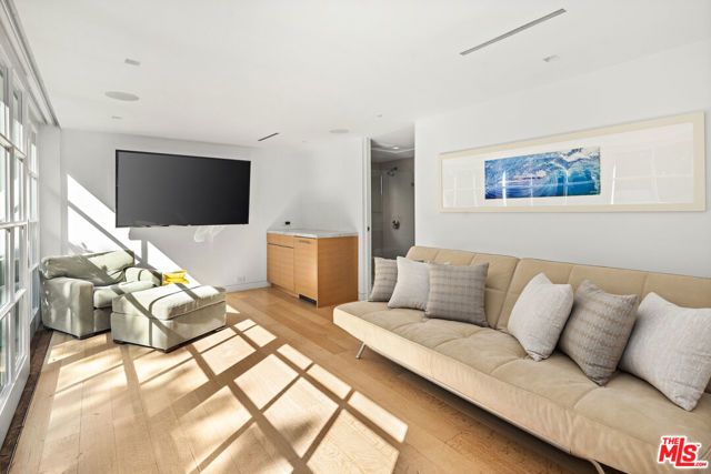 165 Mabery Road, Santa Monica, CA 90402