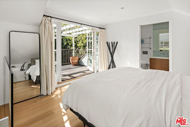 165 Mabery Road, Santa Monica, CA 90402