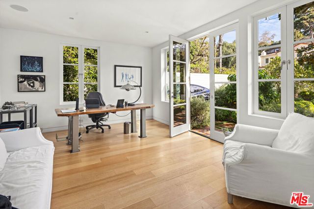 165 Mabery Road, Santa Monica, CA 90402