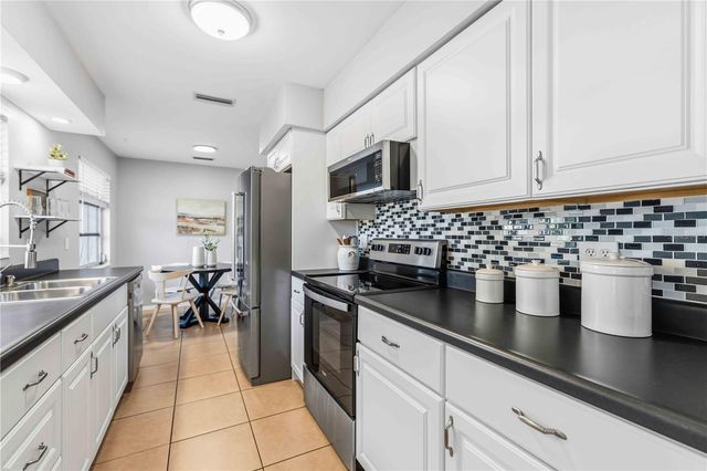 530 SAINT ANDREWS DRIVE, Sarasota, FL 34243