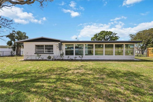 530 SAINT ANDREWS DRIVE, Sarasota, FL 34243