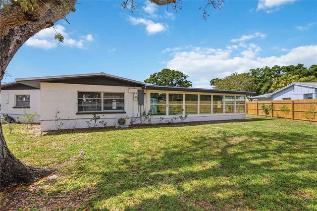 530 SAINT ANDREWS DRIVE, Sarasota, FL 34243