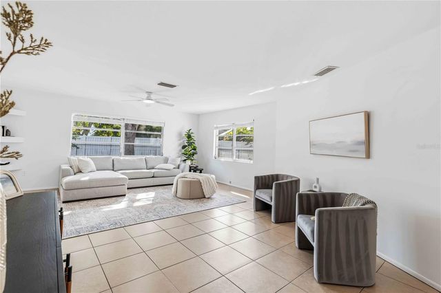 530 SAINT ANDREWS DRIVE, Sarasota, FL 34243