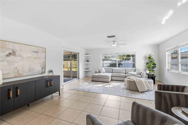 530 SAINT ANDREWS DRIVE, Sarasota, FL 34243