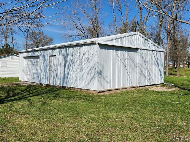 1106 Harrison Avenue, Sandoval, IL 62882