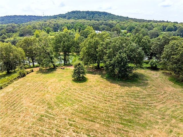 4580 E Hewitt Springs Road, Springdale, AR 72764